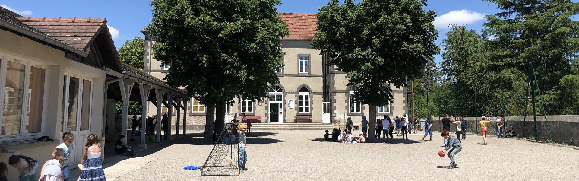 Les écoles primaire et maternelle de Chantelle